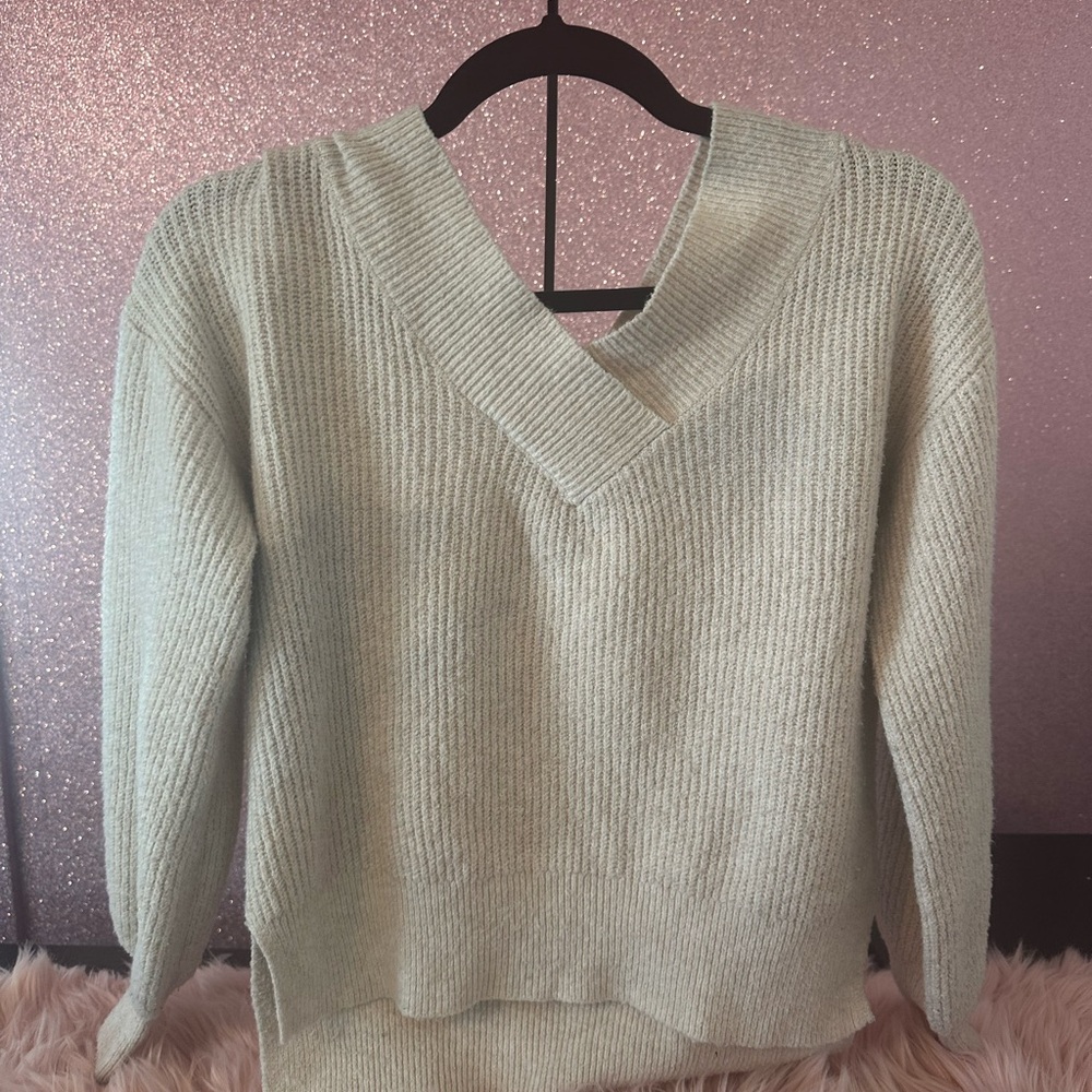 Pink Rose Cream V-Neck Women's Sweater